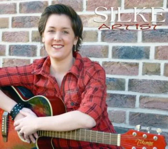 Bild: „Artist“ – Die Songwriterin „Silke“ veröffentlicht ihre erste Single-CD.