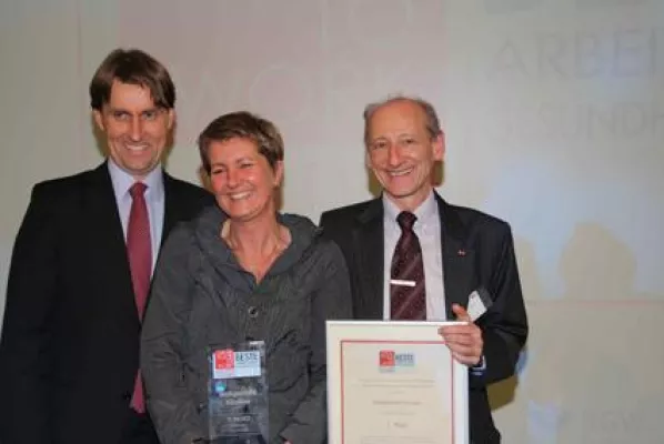 Bild: Heiligenfeld belegt 1. Platz im Wettbewerb "Deutschlands bester Arbeitgeber im Gesundheitswesen 2011"