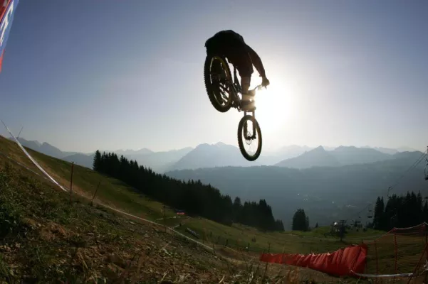 Bild: Eldorado der Biker – Sporturlaub in den Schweizer Alpen