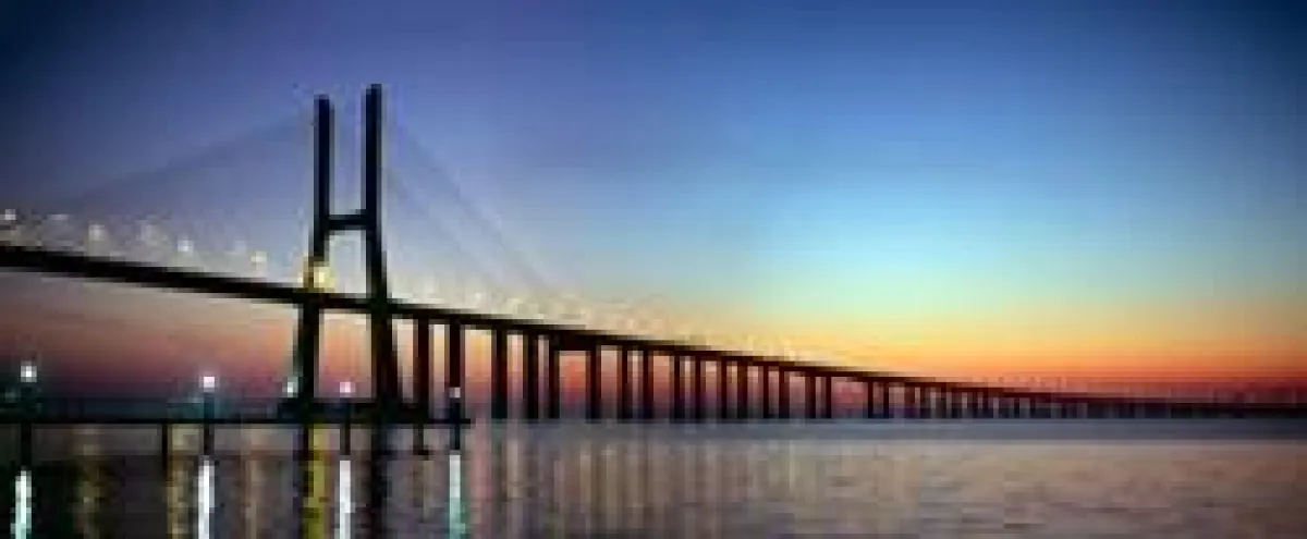 Die Vasco da Gama Brücke über den Tejo