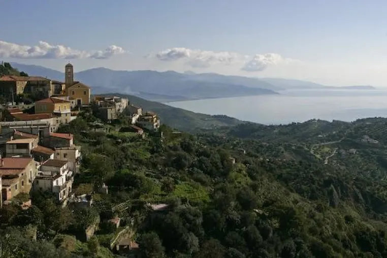 „Bandiera Blu“: Mehr saubere Strände in Italien – Top-Noten für den Cilento Bild: „Bandiera Blu“: Mehr saubere Strände in Italien – Top-Noten für den Cilento