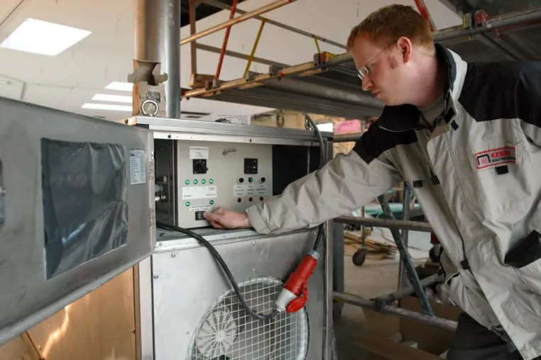 Baustellen im Winter richtig beheizen – Tipps von Jochen Brockbals, Gesellschafter Kebro Sanierungstechnik Bild: Baustellen im Winter richtig beheizen – Tipps von Jochen Brockbals, Gesellschafter Kebro Sanierungstechnik