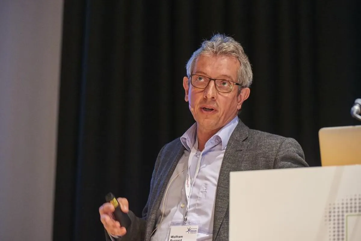 Wolfram Burgard. Foto: Hans Peter Fischer ()