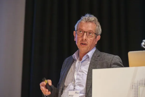 Bild: Wolfram Burgard heads leading robotics club