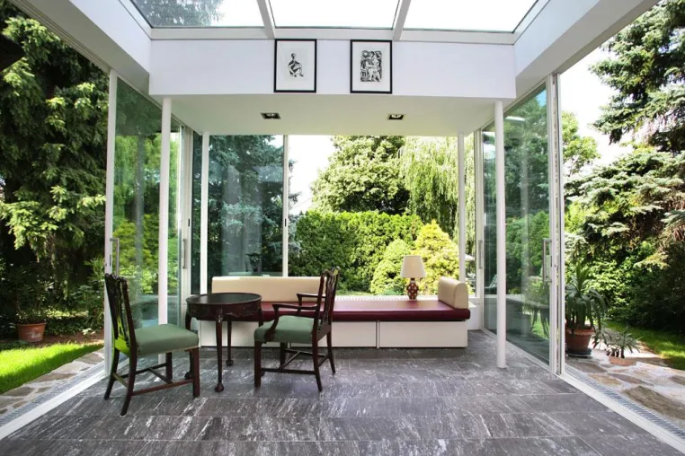 Wohnzimmer hinter Glas Bild: Wohnzimmer hinter Glas