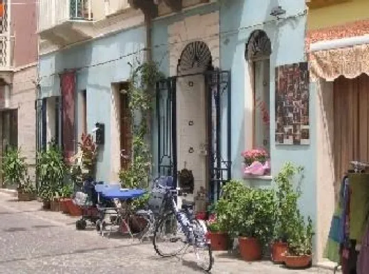 Last Minute Sardinien: Charmante Ferienwohnung auf der Insel San Pietro Bild: Last Minute Sardinien: Charmante Ferienwohnung auf der Insel San Pietro