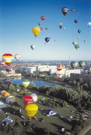 Bild: 15. SAXONIA INTERNATIONAL BALLOON FIESTA – Der Himmel über Leipzig wird bunt! 30.07. – 02.08.09 am Silbersee