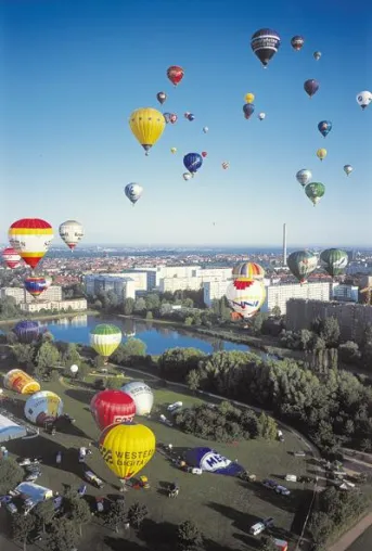 15. SAXONIA INTERNATIONAL BALLOON FIESTA – Der Himmel über Leipzig wird bunt! 30.07. – 02.08.09 am Silbersee Bild: 15. SAXONIA INTERNATIONAL BALLOON FIESTA – Der Himmel über Leipzig wird bunt! 30.07. – 02.08.09 am Silbersee