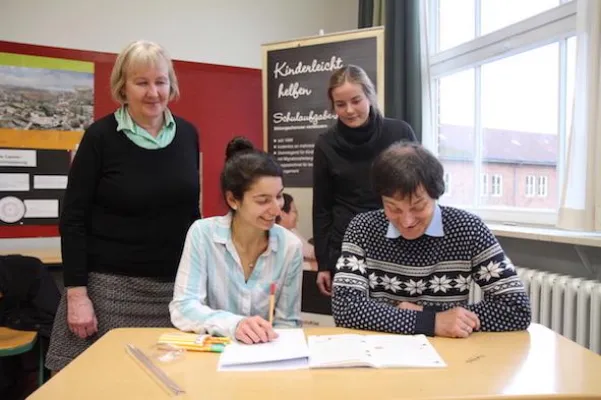 Schulaufgabenhilfe feiert 20-jähriges Bestehen Bild: Schulaufgabenhilfe feiert 20-jähriges Bestehen