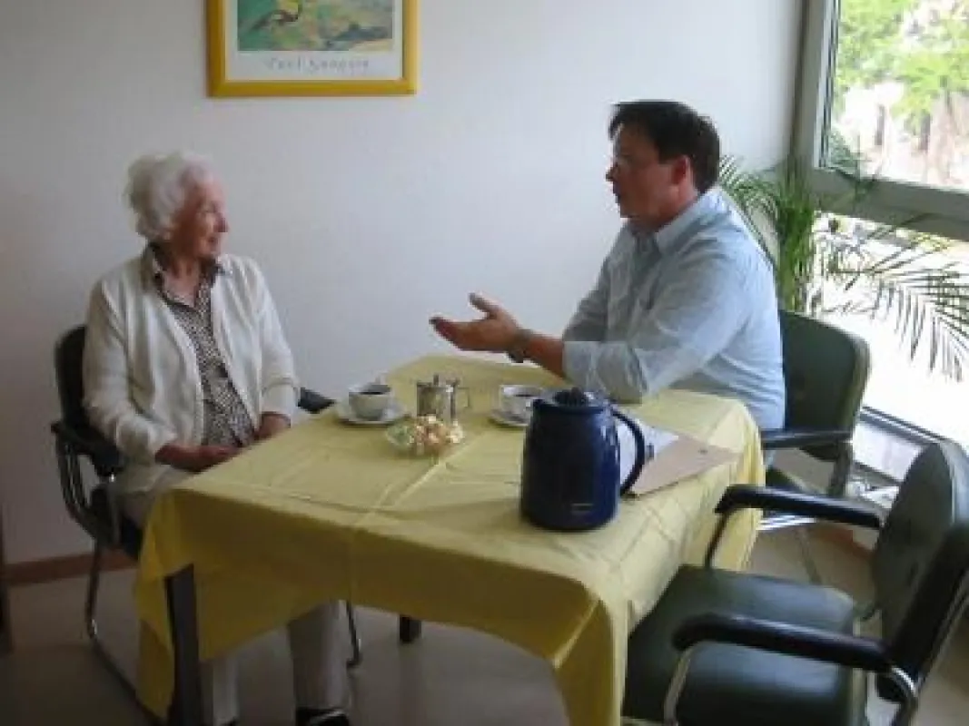 Patrick Wiek in einer Beratungssituation
