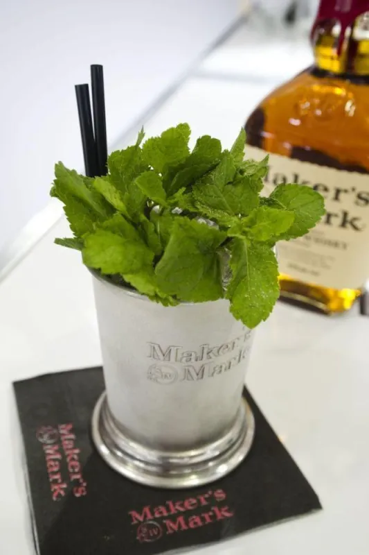Cherokee Julep by Markus Heinze