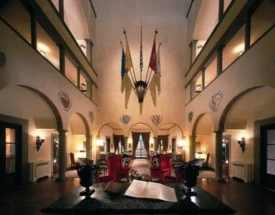 Aller guten Dinge sind drei - Das Luxushotel Villa La Massa liegt inmitten eines Dorados für Golfspieler Bild: Aller guten Dinge sind drei - Das Luxushotel Villa La Massa liegt inmitten eines Dorados für Golfspieler