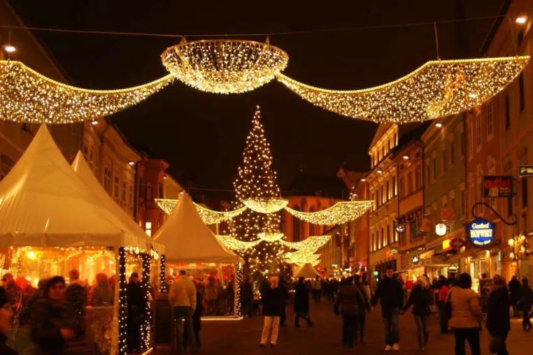 Winterromantik im weihnachtlichen Villach lädt zu Kurzbesuch ein Bild: Winterromantik im weihnachtlichen Villach lädt zu Kurzbesuch ein