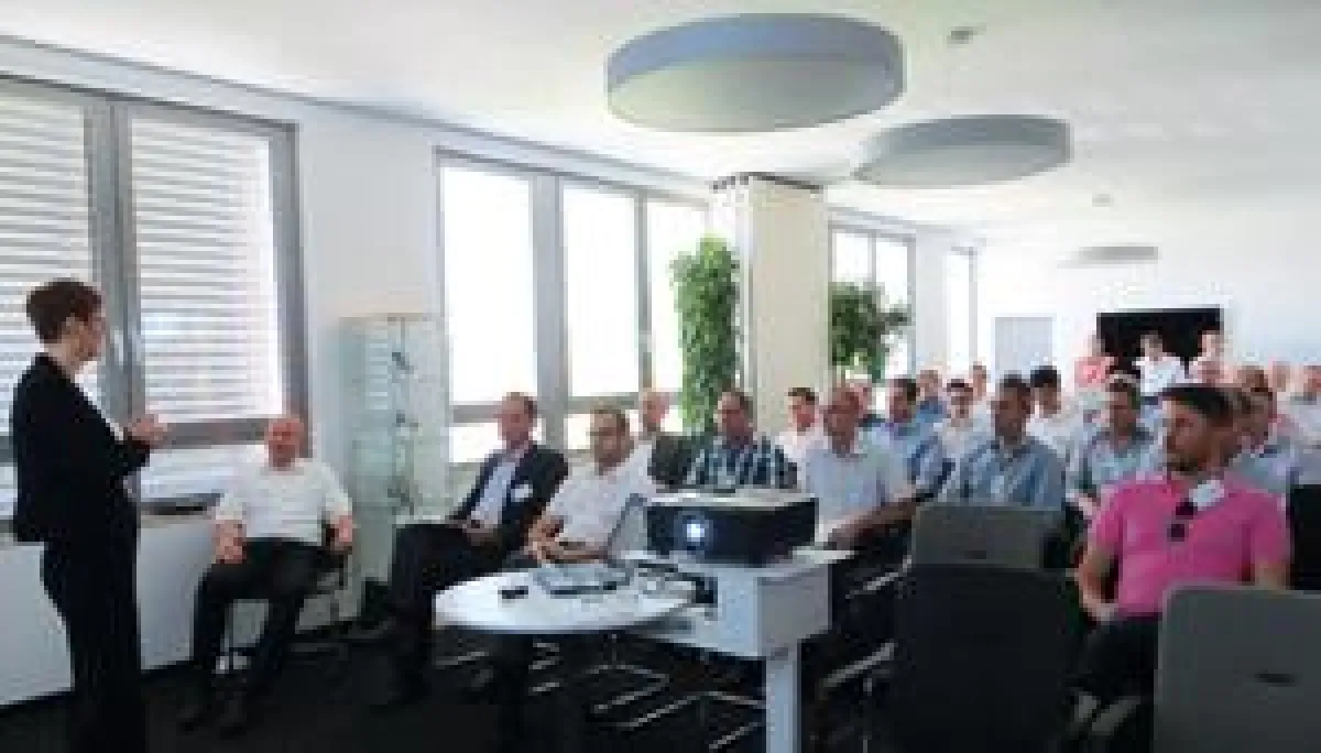 Viele Zuhörer beim INSYS icom Partnermeeting