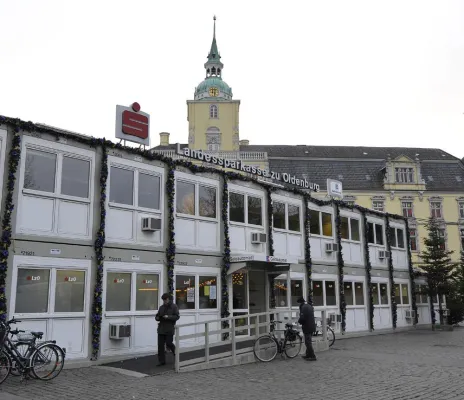 ELA Container errichtet „mobile Bank“ Bild: ELA Container errichtet „mobile Bank“