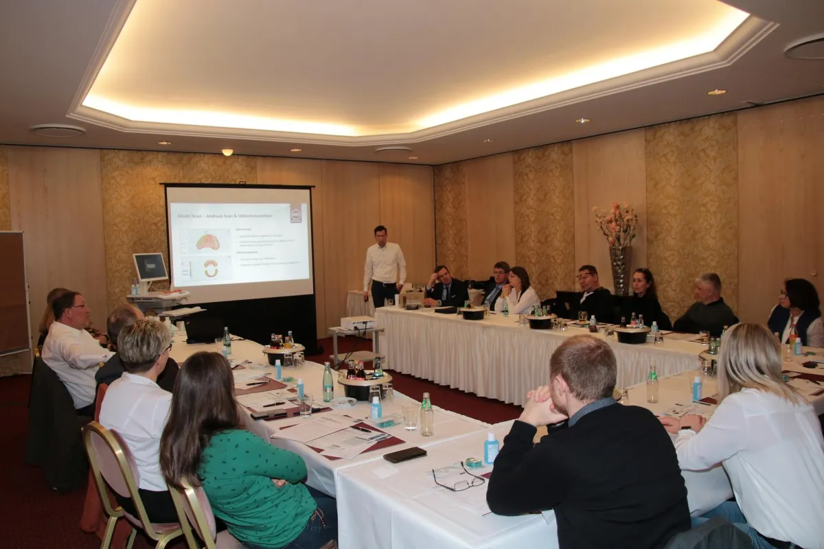 „My dental family“ hatte in den Alt Lohbrügger Hof nach Hamburg eingeladen. Bildrechte: ©Merz Dental