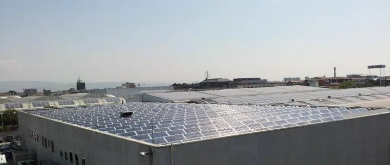 Bild: SWISSWATT und Q3 schließen Belieferung von 1 MW Kraftwerk in der Provinz Verona, Italien ab.