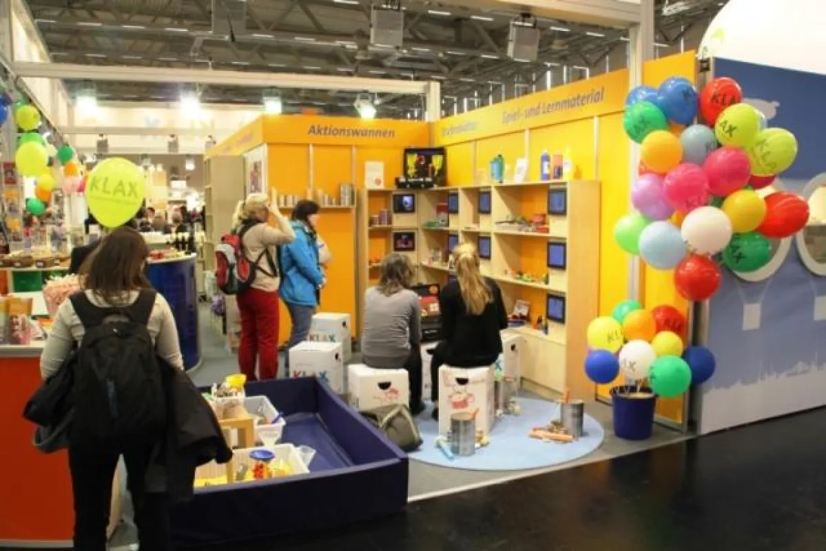 Messestand der Klax Gruppe auf der Stuttgarter Bildungsmesse didacta