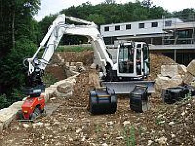 V3 Mini: Mini-Verdichter für den GaLaBau Bild: V3 Mini: Mini-Verdichter für den GaLaBau