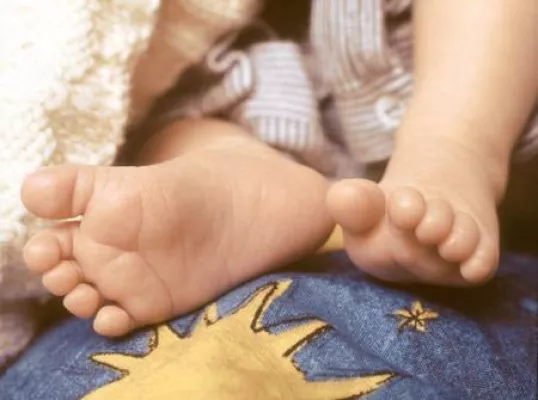 Bild: Kinderschuhe oft zu kurz durch falsche Größenangaben der Hersteller.
