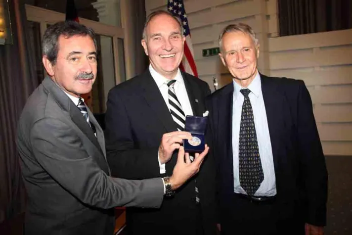 „Wetten Sie nie gegen Deutschland und die USA!“ Bild: „Wetten Sie nie gegen Deutschland und die USA!“