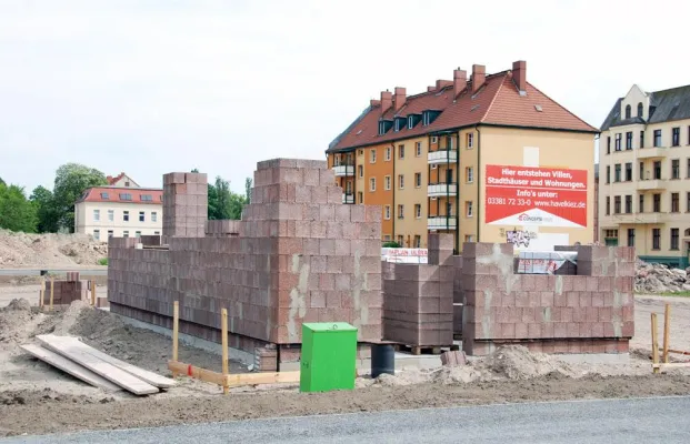 Bild: Bauen attraktiv wie nie : Baufirmen präsentieren vom 3. bis 9. Juni 2012 Brandenburger Baugebiet "Havelkiez"