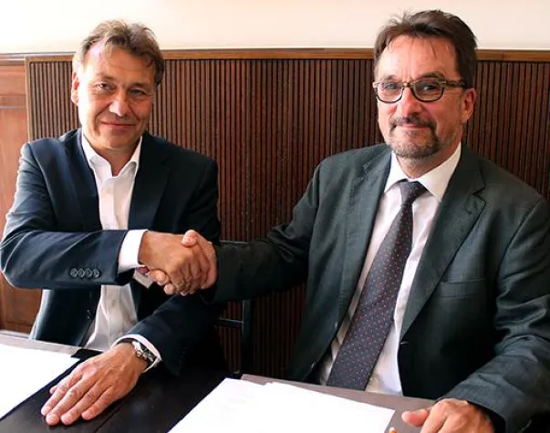 PLA und KoLoS besiegeln Zusammenarbeit Bild: PLA und KoLoS besiegeln Zusammenarbeit