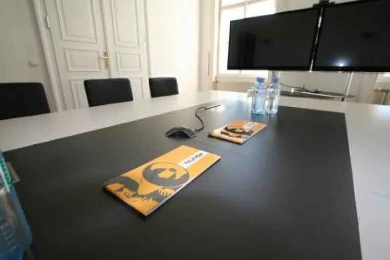 Bild: Videokonferenzraum mieten und Kosten sparen