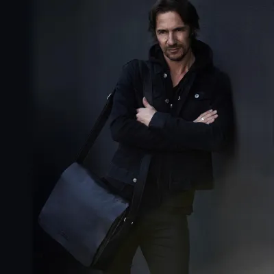Bild: Creative Director Thomas Hayo gestaltet elegante und urbane Taschen und Rücksäcke für „The Chesterfield Brand”
