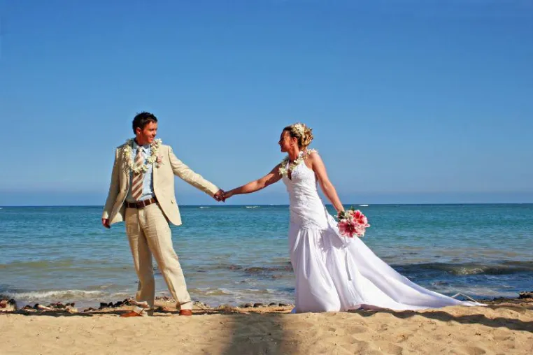 Aloha, e komo mai! Nordamerika-Spezialist CANUSA TOURISTIK mit neuem Hawaii-Katalog Bild: Aloha, e komo mai! Nordamerika-Spezialist CANUSA TOURISTIK mit neuem Hawaii-Katalog
