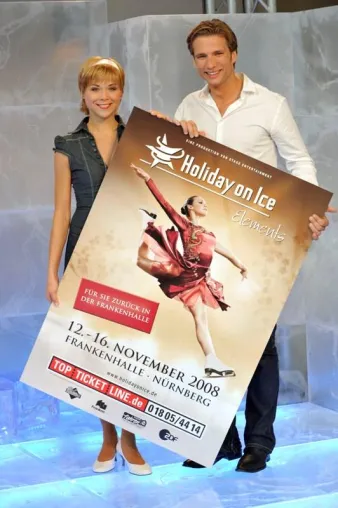 Tanja Szewczenko und Norman Jeschke Stargäste bei Holiday on Ice in Nürnberg Bild: Tanja Szewczenko und Norman Jeschke Stargäste bei Holiday on Ice in Nürnberg