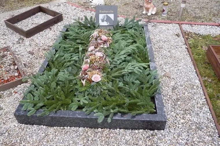 15 Jahre Tierfriedhof München bei Hallbergmoos Bild: 15 Jahre Tierfriedhof München bei Hallbergmoos