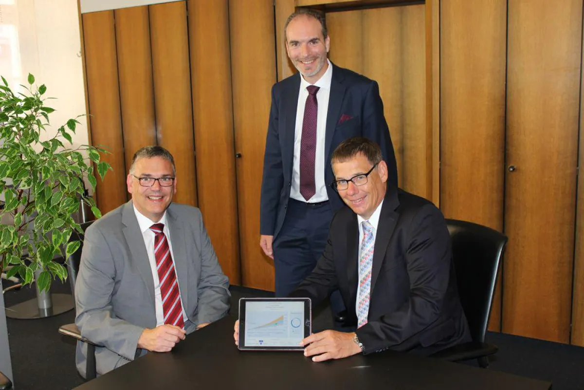 Vorstände Edmund Wanner (re) und Norbert Herten (li) gemeinsam mit Michael Winter (Leiter der VB).