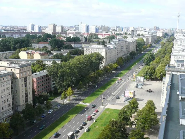 Bild: Aufstand in Friedrichshain: Auf den Spuren des 17. Juni 1953 – stadt im ohr verlost Hörspiel zum Mitlaufen