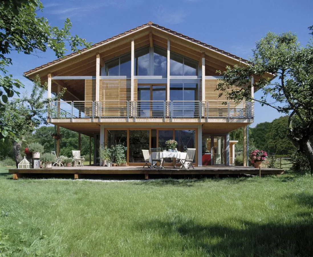 In jeder Hinsicht individuell: ein Architektenhaus in Fertigbauweise. Foto: www.baufritz.de