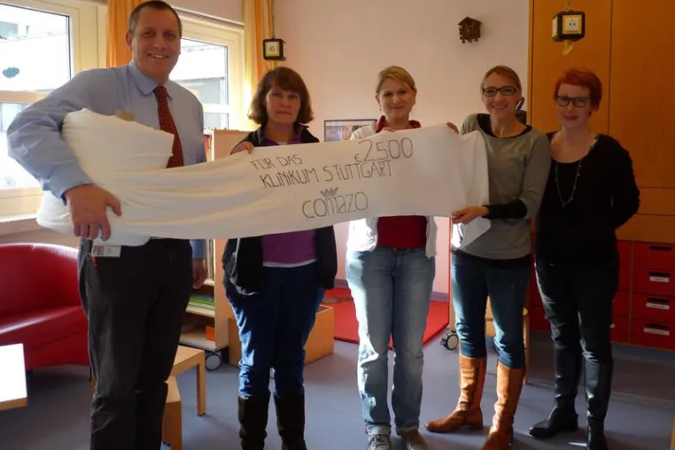 Wäschehersteller Comazo spendet an Kinderkrebsstation Bild: Wäschehersteller Comazo spendet an Kinderkrebsstation