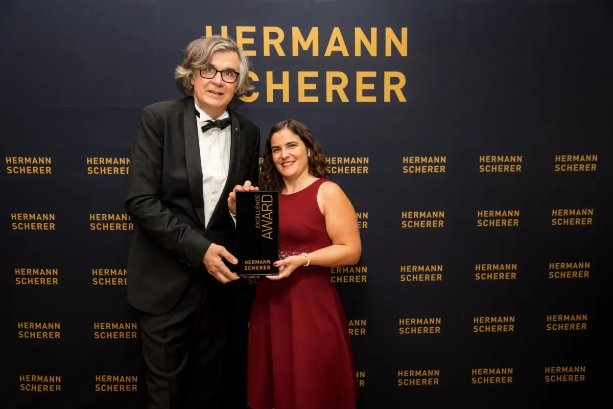 Nicole Traut holt Excellence Award nach Nürtingen (© Dominik Pfau)