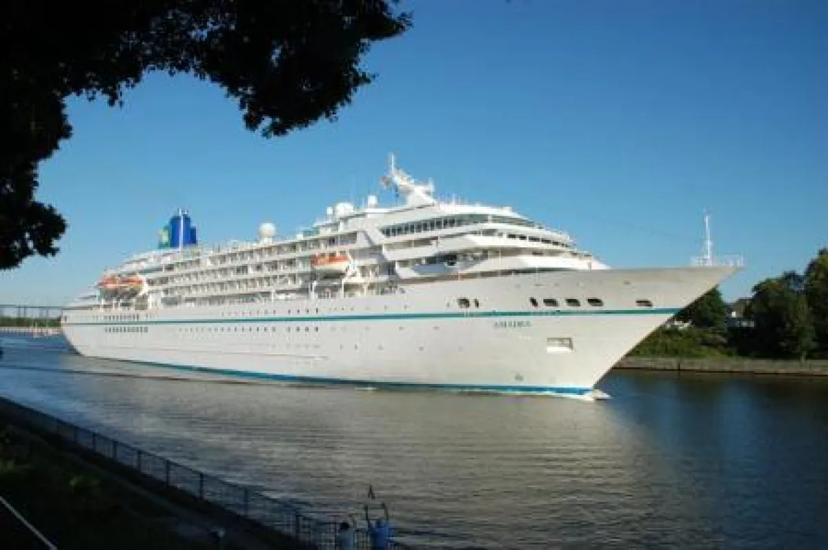 Kreuzfahrer AMADEA am ConventGarten