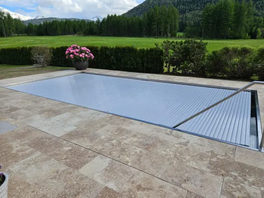 Bild: Nachhaltig und effizient: Poolabdeckungen, die Ressourcen schonen