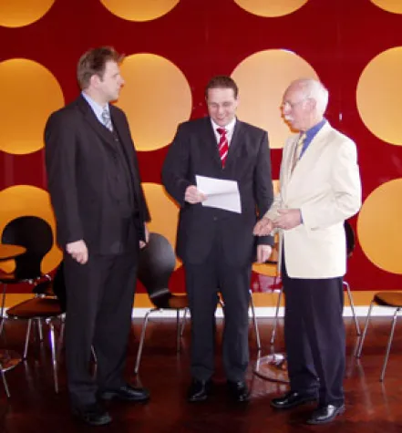 Praxis, Forschung und Lehre verbinden Bild: Praxis, Forschung und Lehre verbinden