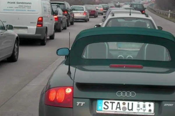 Bild: Herbstferien: Streckenweise dichter Verkehr