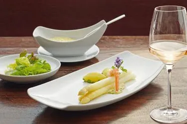 Spargelvielfalt inszenieren mit den Porzellankollektionen von Tafelstern Bild: Spargelvielfalt inszenieren mit den Porzellankollektionen von Tafelstern