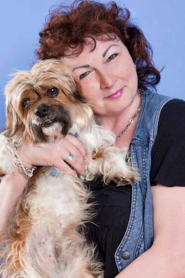 Manuela Pohle mit Shih Tzu Mix Bubi