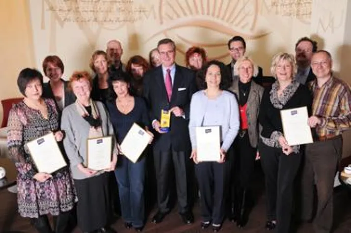 Bild: Meßmer ernennt Tee-Botschafter aus ganz Deutschland