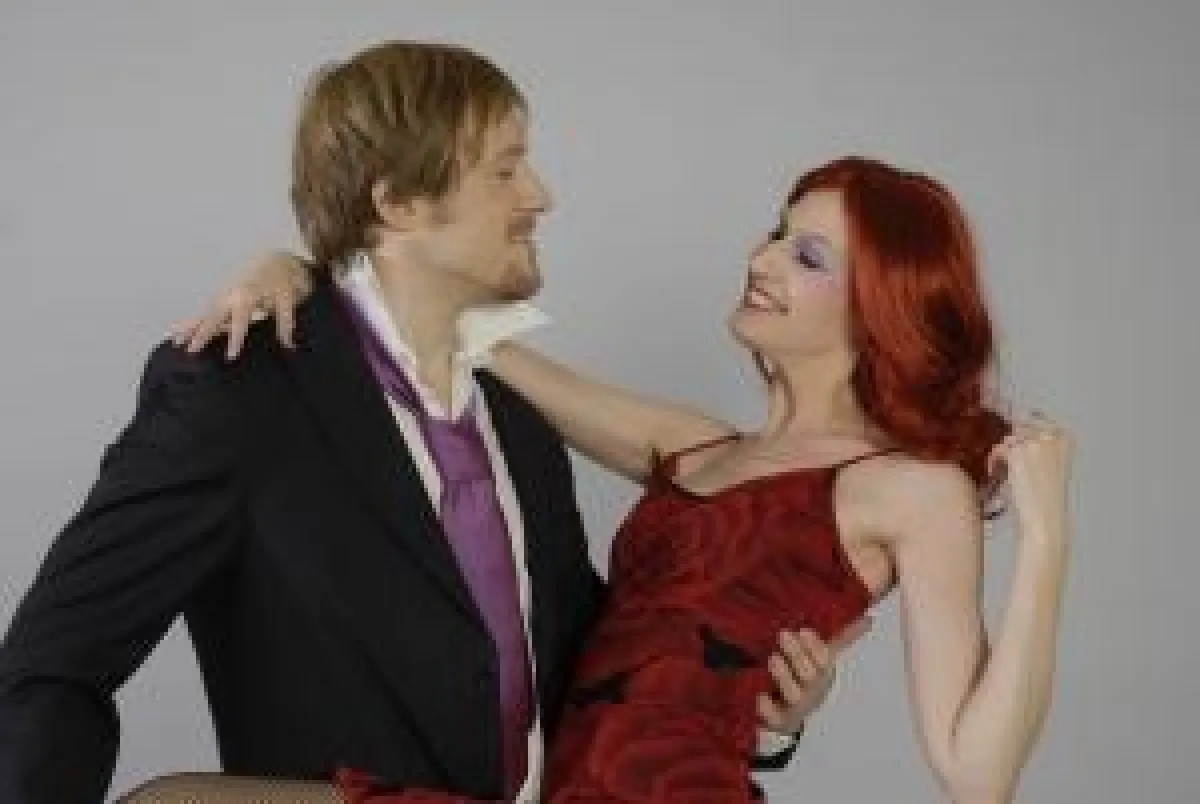 Frank Valet - Alfred, Simone Umland - Violet