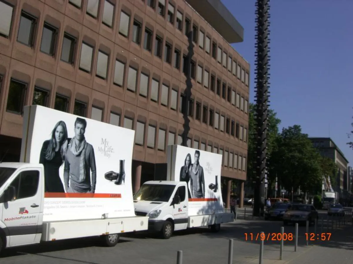 Mobile Plakate - LLOYD Shoes