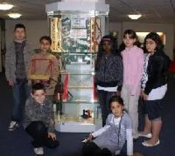 Brüder-Grimm Schule, Oberhausen, schreibt Technik weiterhin groß Bild: Brüder-Grimm Schule, Oberhausen, schreibt Technik weiterhin groß