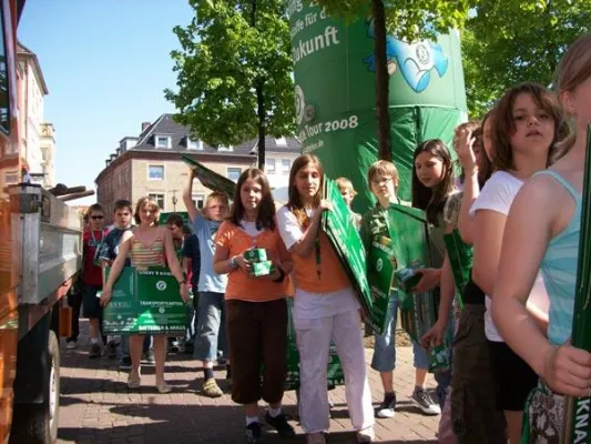 Bild: Umweltinitiative BATT-Recycle Tour 2008 erfolgreich beendet - GRS Batterien sammelt über 50 Tonnen