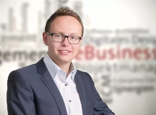 Bild: Benedikt Bonnmann rückt ins Management Board von ARITHNEA auf