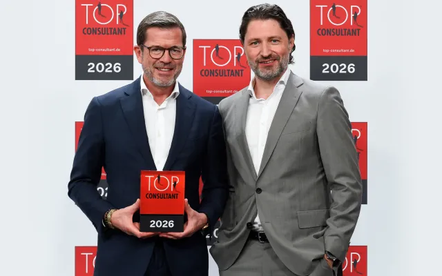 Bild: SCHROEDER GmbH erhält Auszeichnung für vorbildliche Mittelstandsberatung